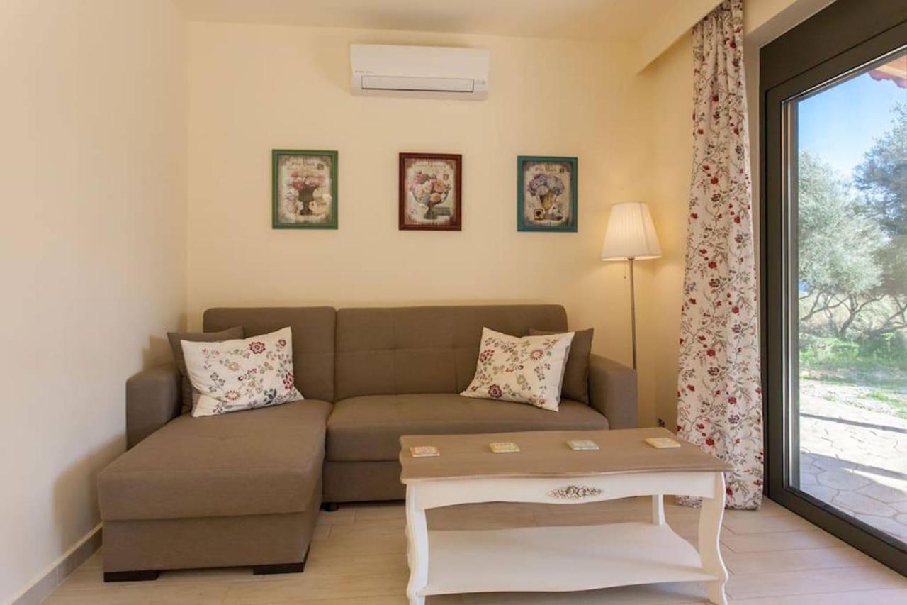 Olive Tree Farm 200M From The Beach Episkopi  Exterior photo